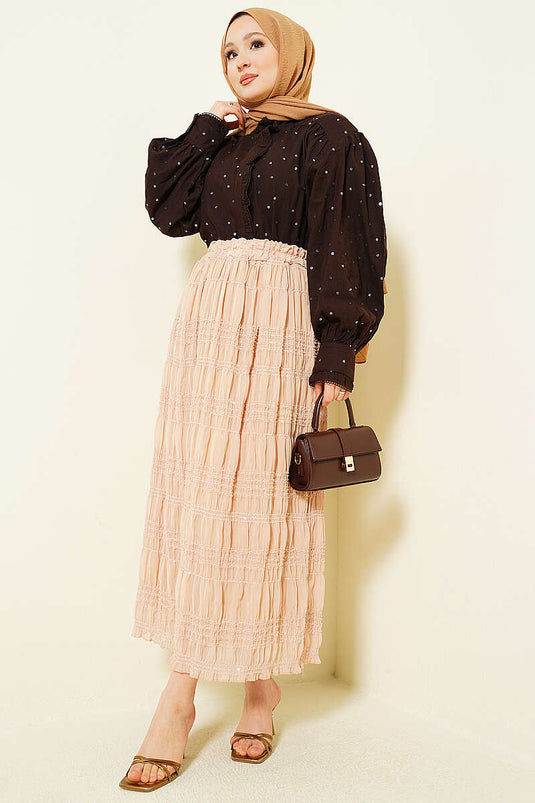 Chiffonrock mit Pailletten und gerafftem Band, Beige