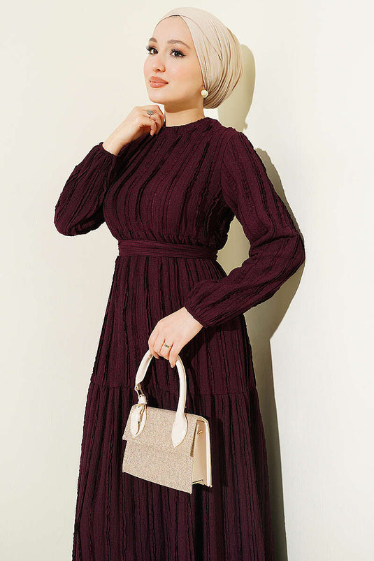 Robe ceinturée à volants bordeaux