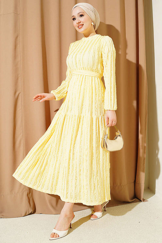 Robe ceinturée à volants jaune