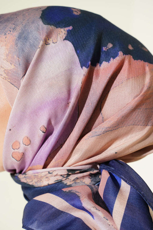 Şerit Geçişli Desen Detaylı Eşarp Lacivert