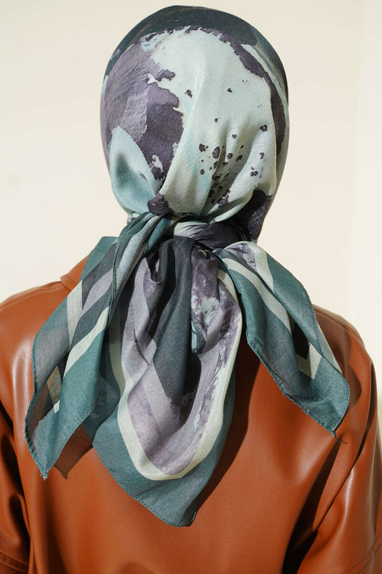 Striped Gradient Pattern Detail Scarf Emerald