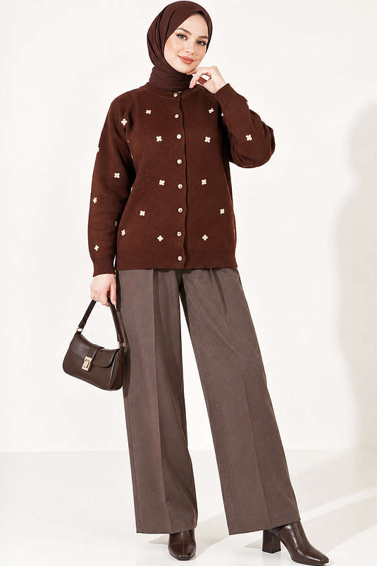 Braune Strickjacke Mit Blumenstickerei