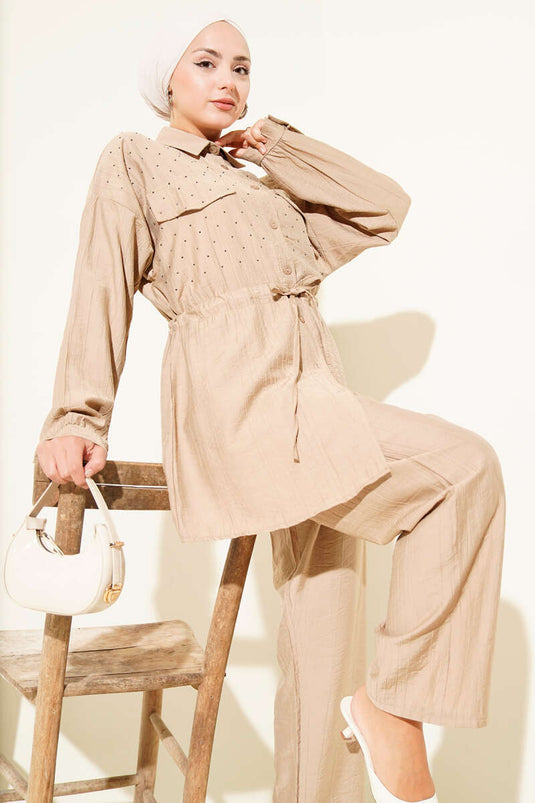 Ensemble de café au lait deux pièces avec détails en pierre saupoudrée