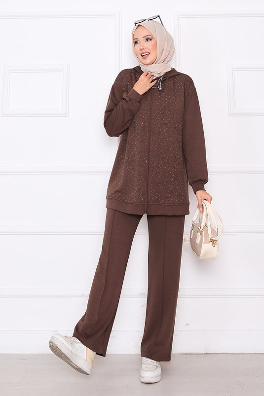 بدلة أويسو من قطعتين باللون البني مع أحجار مرشوشة وسحاب