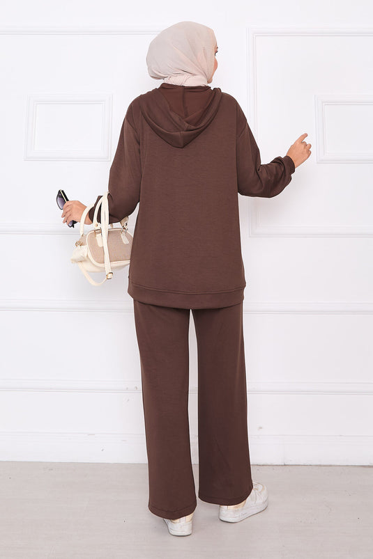 بدلة أويسو من قطعتين باللون البني مع أحجار مرشوشة وسحاب