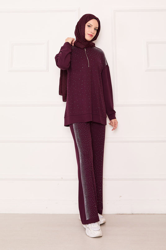 بدلة من قطعتين بسحاب نصفي مع أحجار مرشوشة، لون عنابي