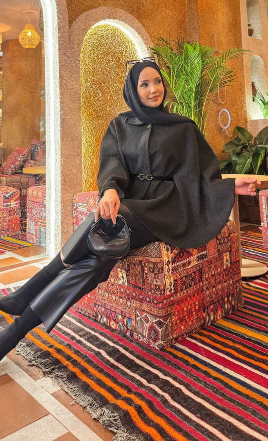 Seyyar Kemerli Düğme Detaylı Tesettür Kaşe Panço Füme