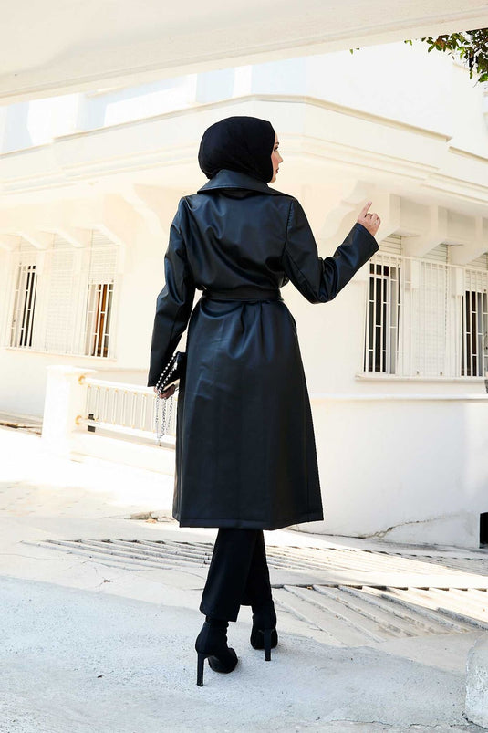 قبعة جلدية قابلة للإزالة بحزام أسود