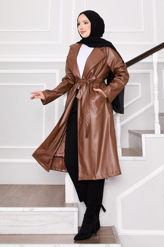 قبعة جلدية قابلة للإزالة بحزام باللون البني