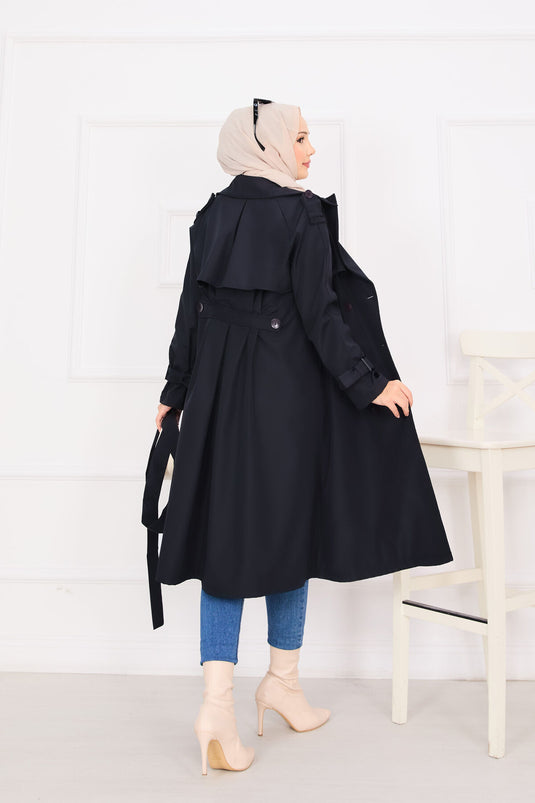 Trench dettagliato con bottoni mobili con cintura blu navy