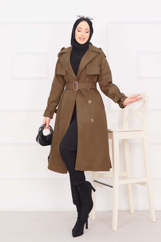 Trench marrone chiaro dettagliato con bottoni e cintura mobile