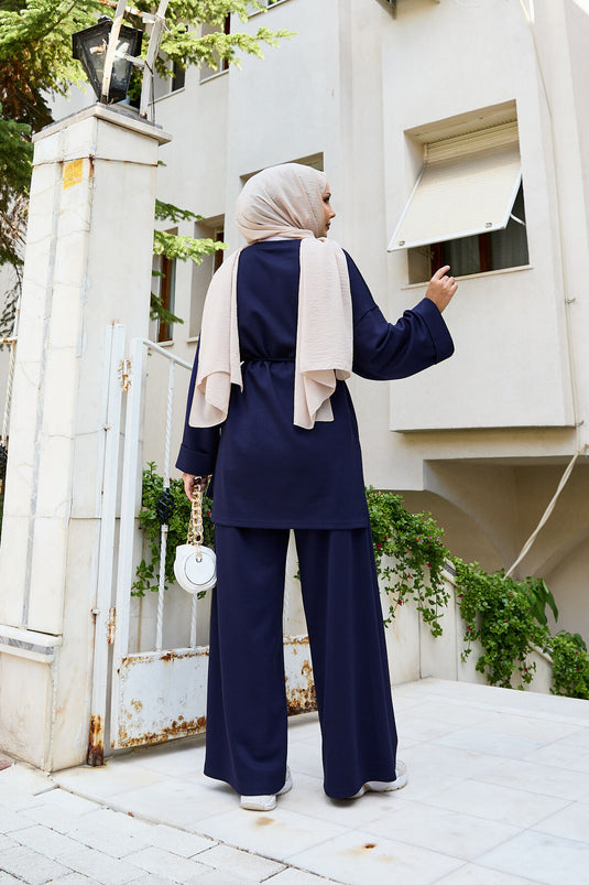 بدلة أويشو من قطعتين قابلة للإزالة بحزام باللون الأزرق الداكن