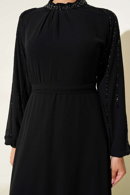 Abito da sera in chiffon con maniche in pietra, nero