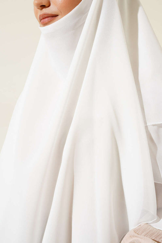 شال شيفون جاهز للتقديم باللون البيج