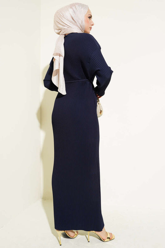 Robe plissée à ceinture bleu marine