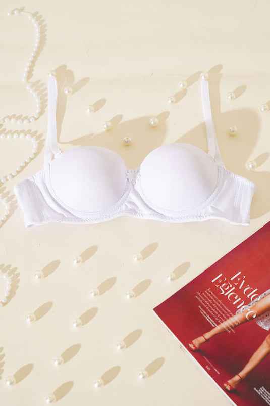 حمالة صدر مبطنة بالسيليكون بدون حمالات باللون الأبيض