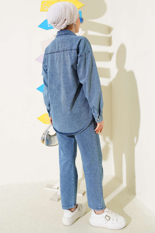 طقم جينز من قطعتين باللون الأزرق