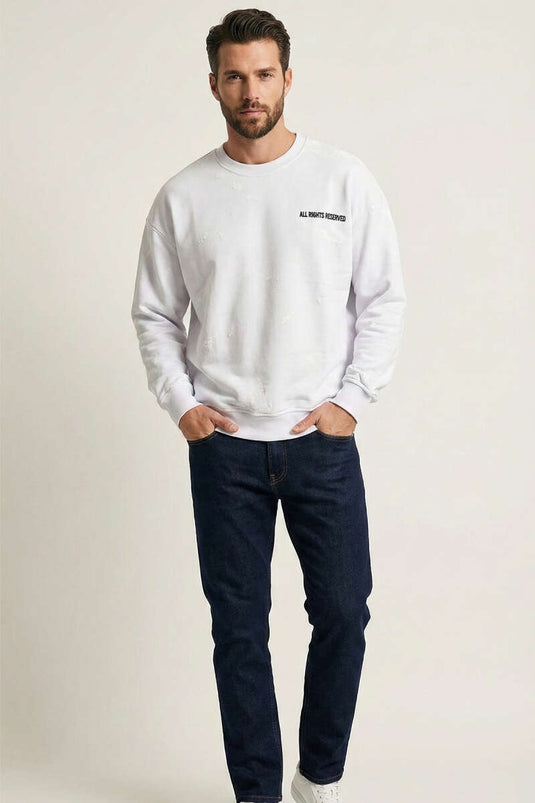 قميص رجالي بأكمام طويلة مطبوع وبارز على الظهر أبيض