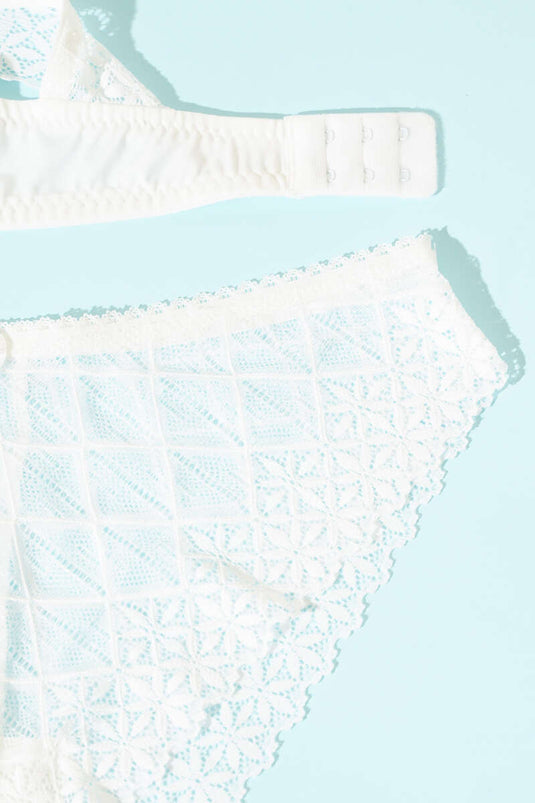 طقم حمالة صدر مبطنة من الدانتيل من الخلف المتقاطع، لون بيج فاتح