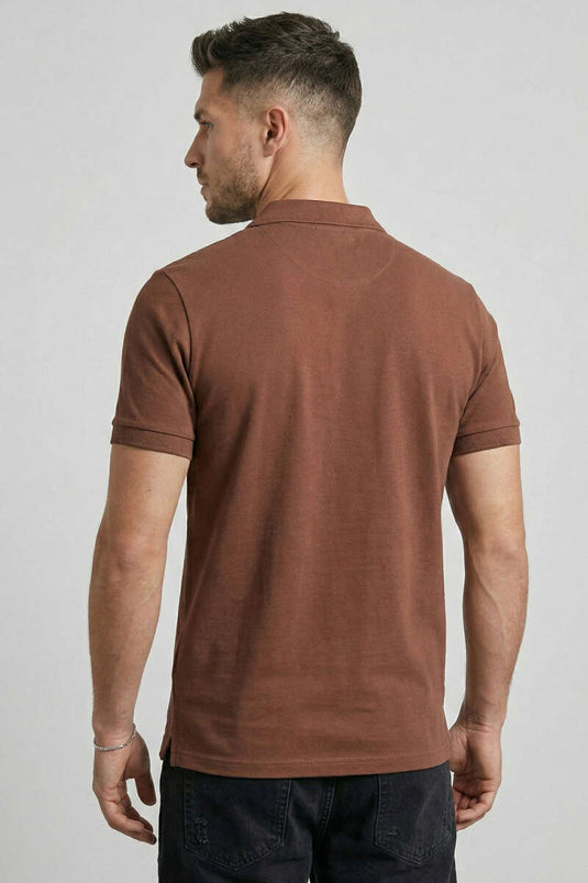 T-shirt homme slim fit à col boutonné, couleur café