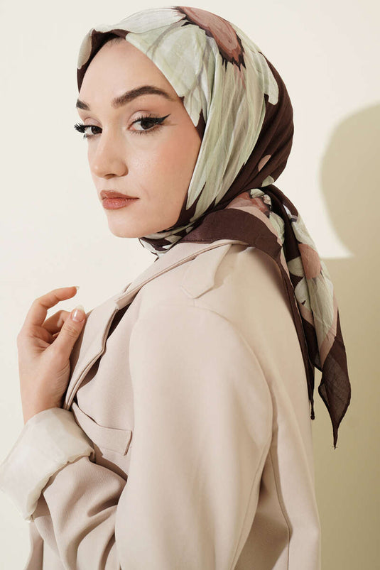 وشاح قطني ناعم بطبعة زهور باللون الكستنائي