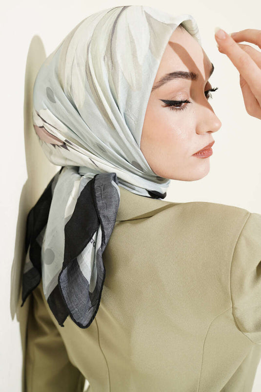 وشاح قطني مطبوع بنقشة زهور ناعمة باللون النعناعي