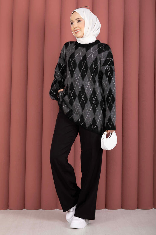 كنزة صوفية بنقشة البقلاوة سوداء