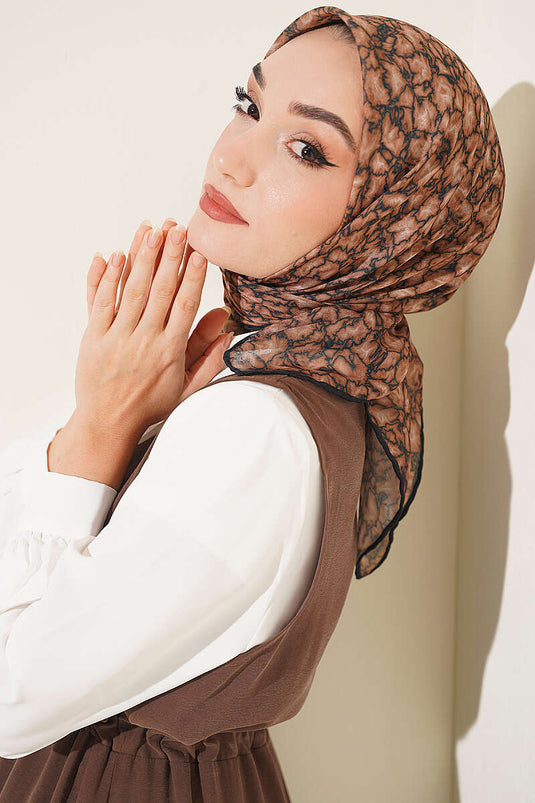 وشاح أسود نسمات الخريف