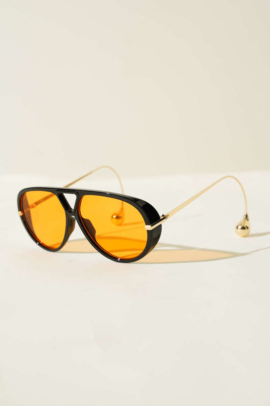Besondere Orange Brille