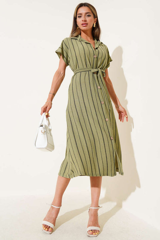 فستان مخطط رفيع بأزرار خشبية، أخضر فاتح