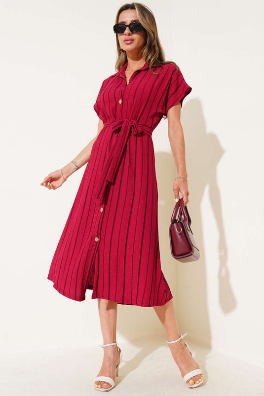 فستان مخطط بلون البرقوق بأزرار خشبية