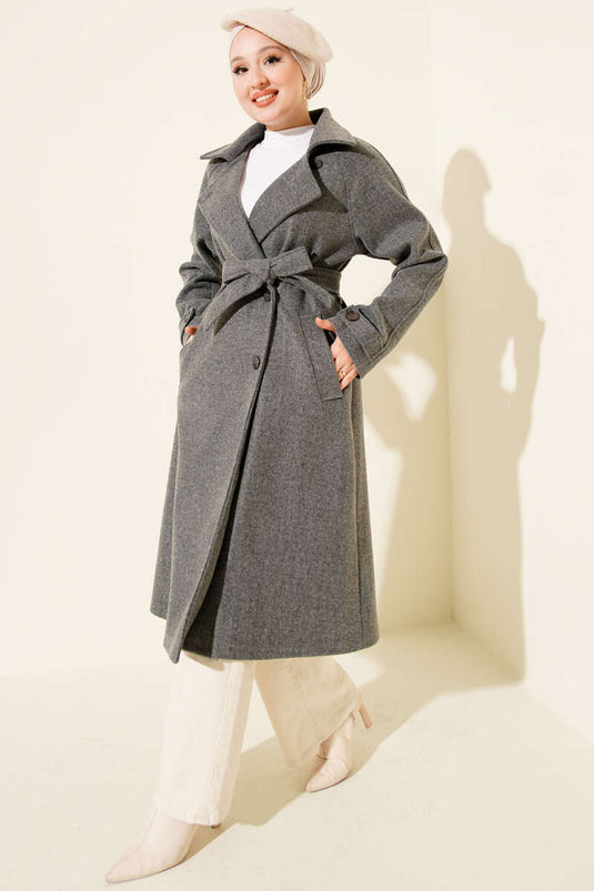 Zweireihiger Kaschmirmantel mit Holzknöpfen in Rauchfarbe