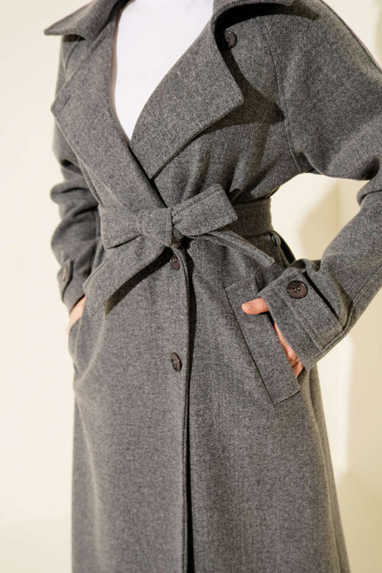 Double-breasted, wooden-buttoned, cashmere coat in smoke color