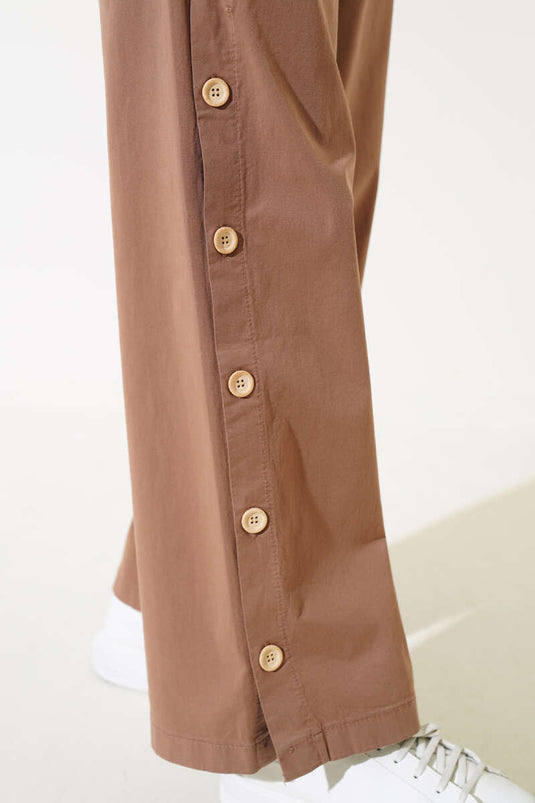 Two-Piece Suit Brown with Wooden Buttons and Vest