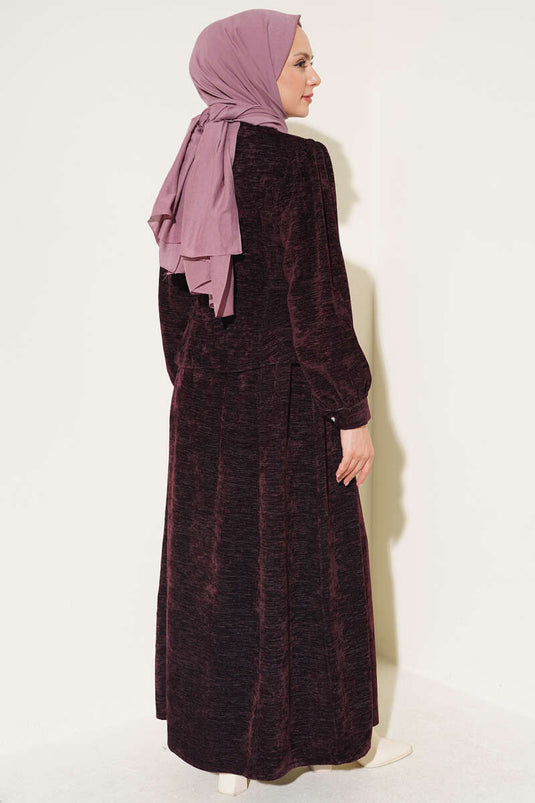 Mauve Zweiteiliger Set Mit Knöpfen Und Verzierung