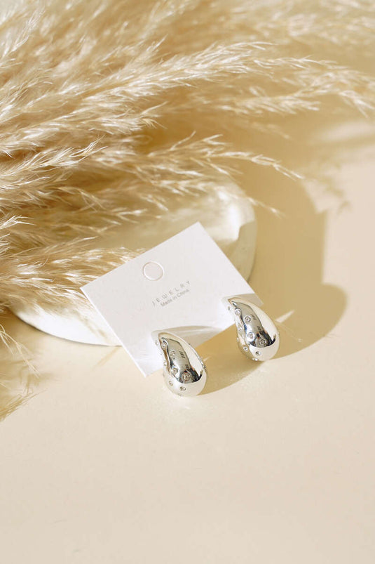 أقراط متدلية فضية بتفاصيل حجرية