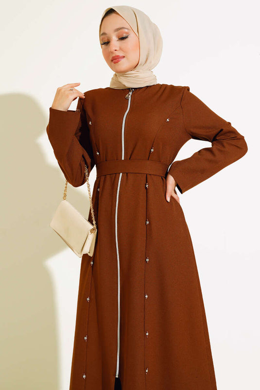 Ferace à fermeture éclair avec détails en pierre, couleur fauve