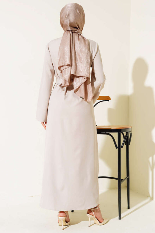 عباية بتفاصيل حجرية وسحاب