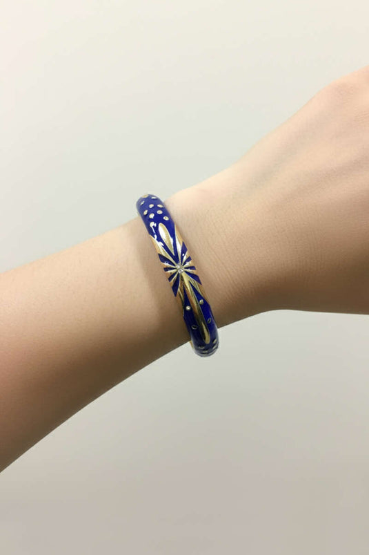 Taş Detaylı Kabartma Desen Kelepçe Bilezik Saks