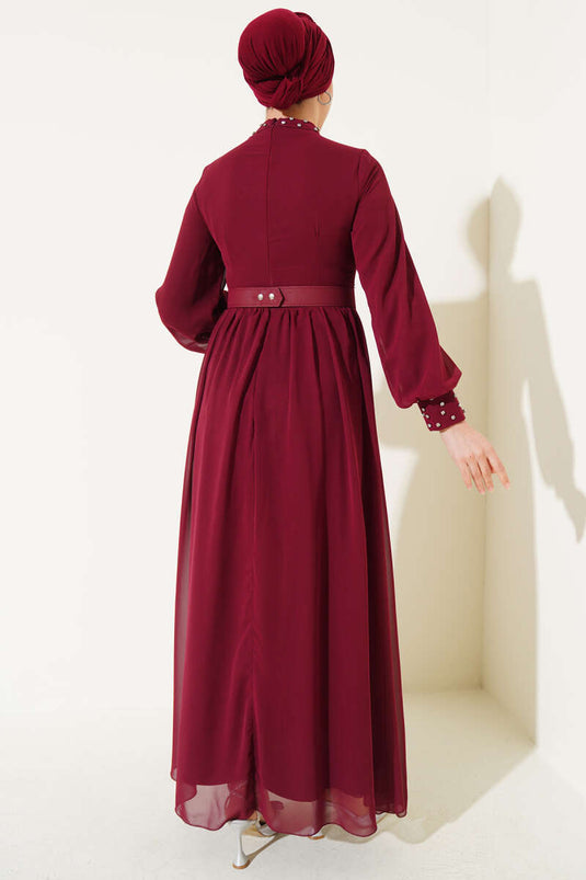 Taş Detaylı Kemerli Şifon Elbise Bordo