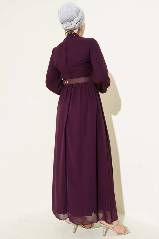 فستان شيفون بحزام وتفاصيل حجرية، لون أرجواني