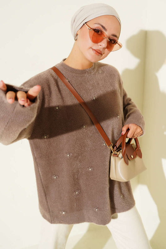 سترة ملتحية من فرو المنك مع تفاصيل حجرية