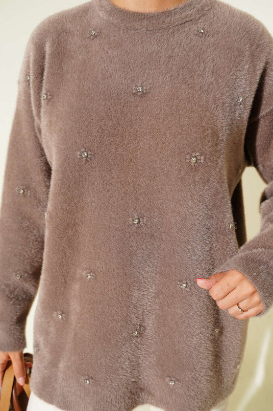 سترة ملتحية من فرو المنك مع تفاصيل حجرية