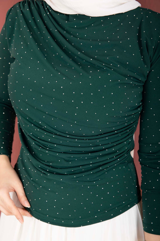 جسم رملي بتفاصيل حجرية زمردية