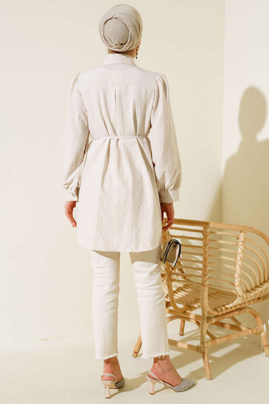 Gestreiftes Hemd mit Steinknöpfen in Beige