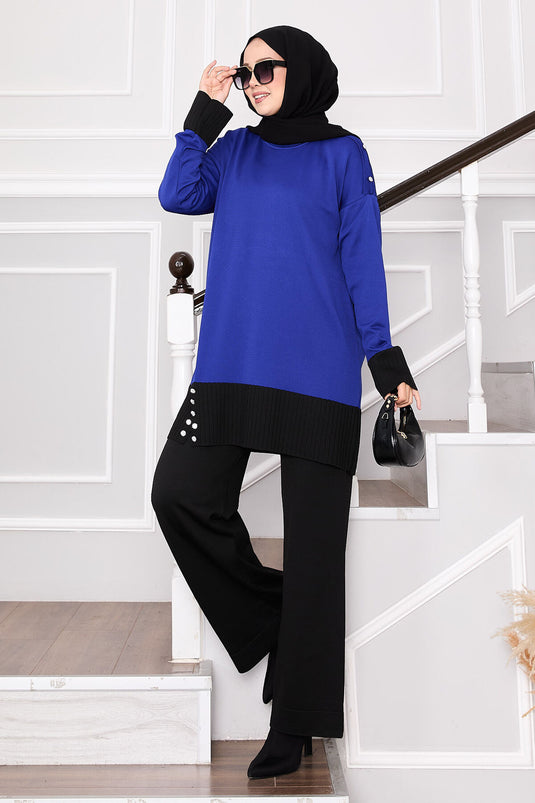 Ensemble en tricot bicolore à boutons en pierre chez Saks