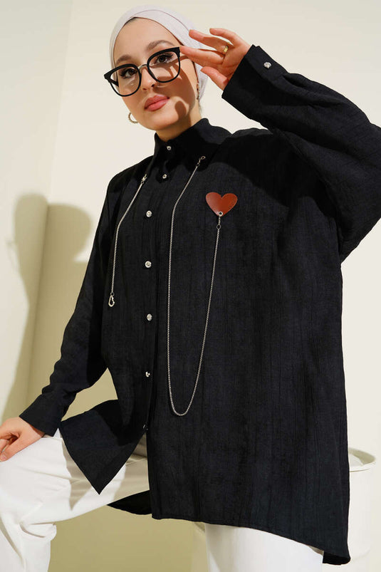 قميص كاجوال بأزرار حجرية على شكل قلب باللون الأسود