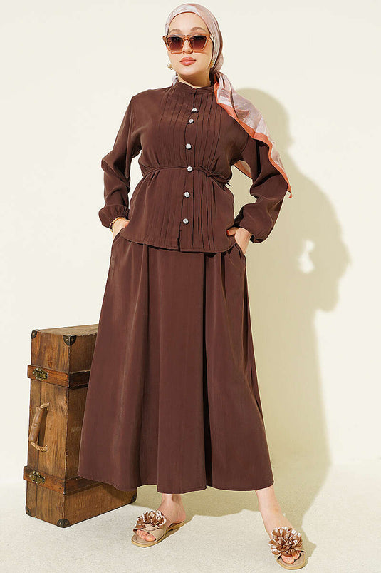 Ensemble marron avec jupe en modal nervurée et boutons ornés de pierres