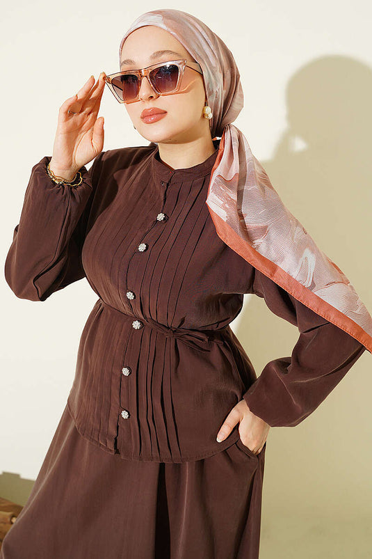 Ensemble marron avec jupe en modal nervurée et boutons ornés de pierres