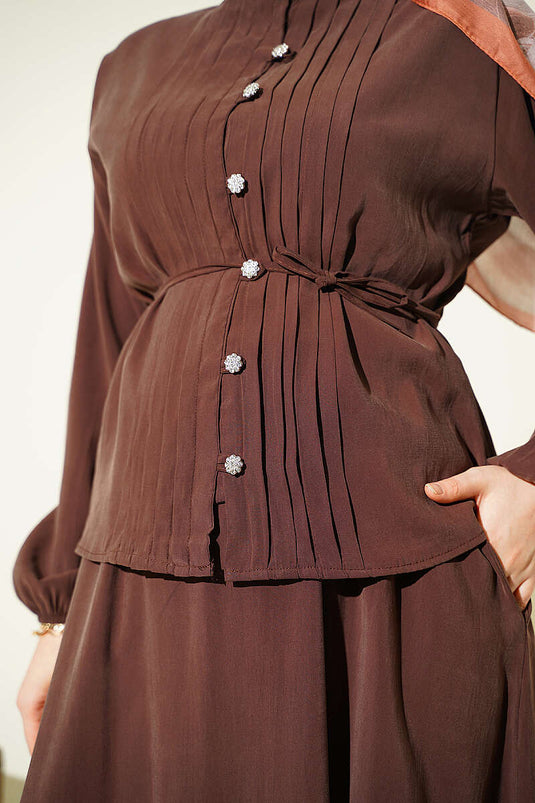 Ensemble marron avec jupe en modal nervurée et boutons ornés de pierres